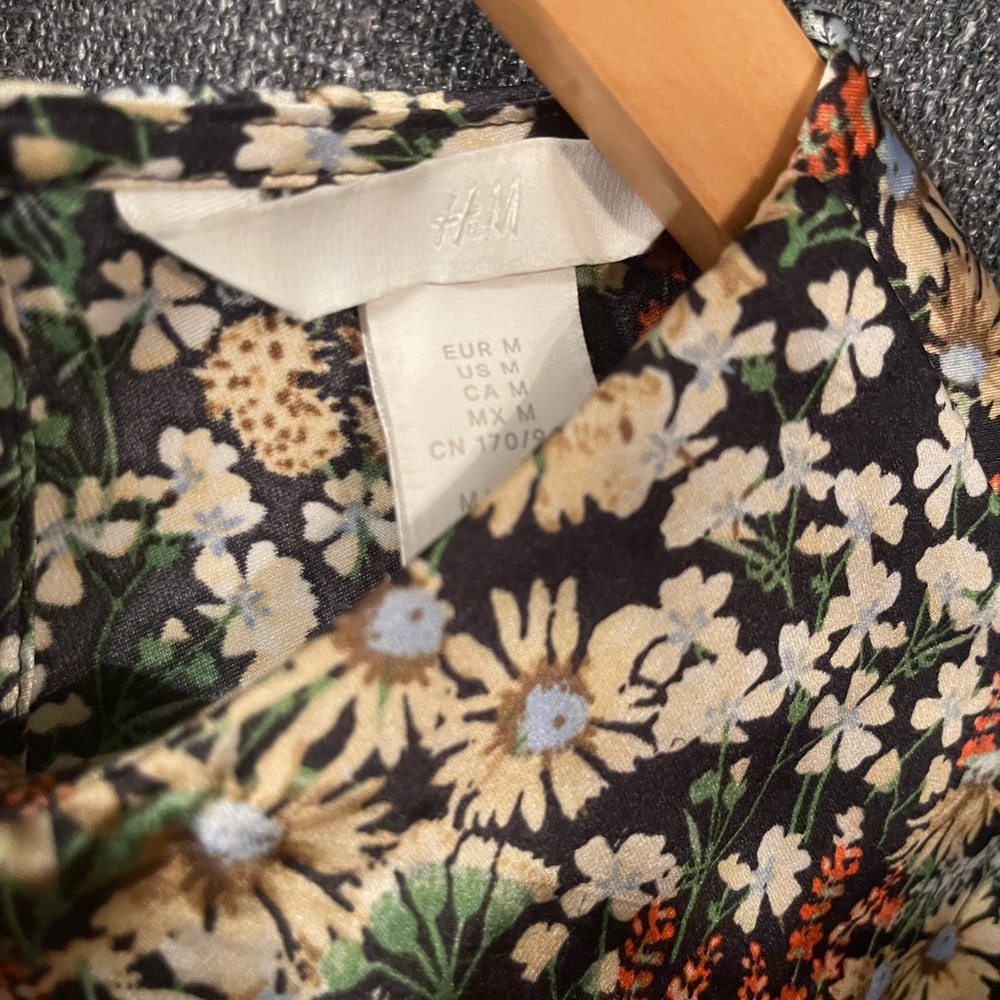 H&M Multicolor Floral Blouse - Picture 3 of 3